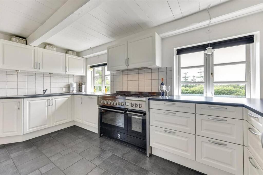 Thatched Holiday Home In Struer, Jutland With A View 외부 사진