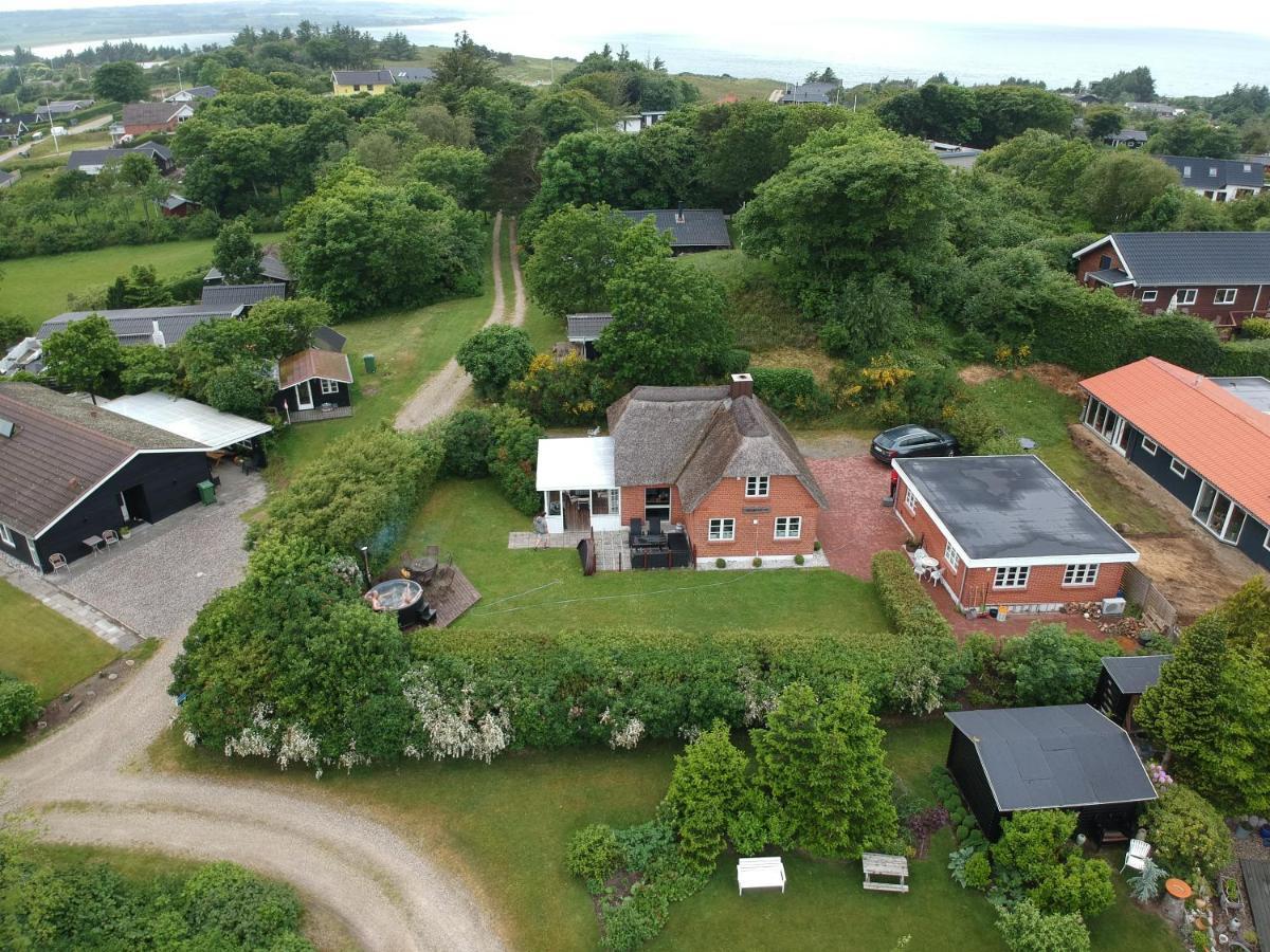 Thatched Holiday Home In Struer, Jutland With A View 외부 사진
